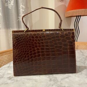 Vintage 1940s Brown Alligator Clasp Handbag